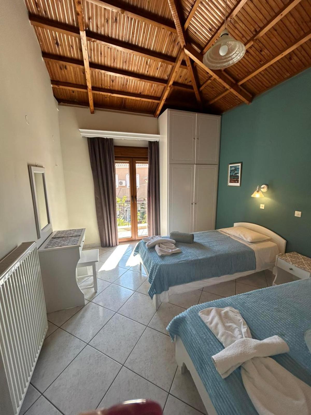 Roxani Studios-Apartments Petra  Habitación foto